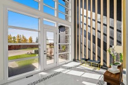 3642 85 Street SW Calgary, AB T3H 3V7