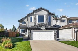 218 Harvest Creek Close NE Calgary, AB T3K 4P8