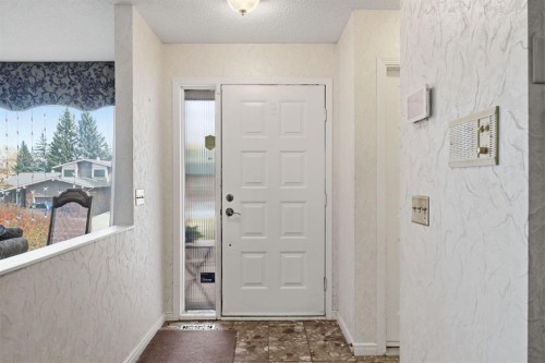331 Oakfern Crescent Sw, Calgary, AB 