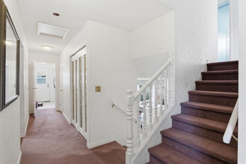 331 Oakfern Crescent Sw, Calgary, AB 