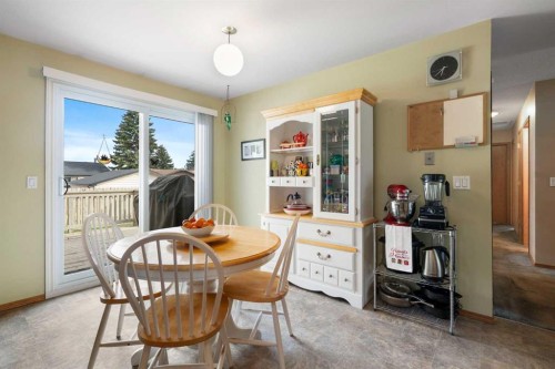 212 Whiteview Bay Ne, Calgary, AB 