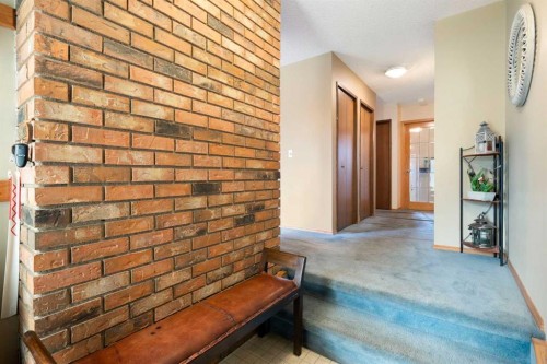 212 Whiteview Bay Ne, Calgary, AB 
