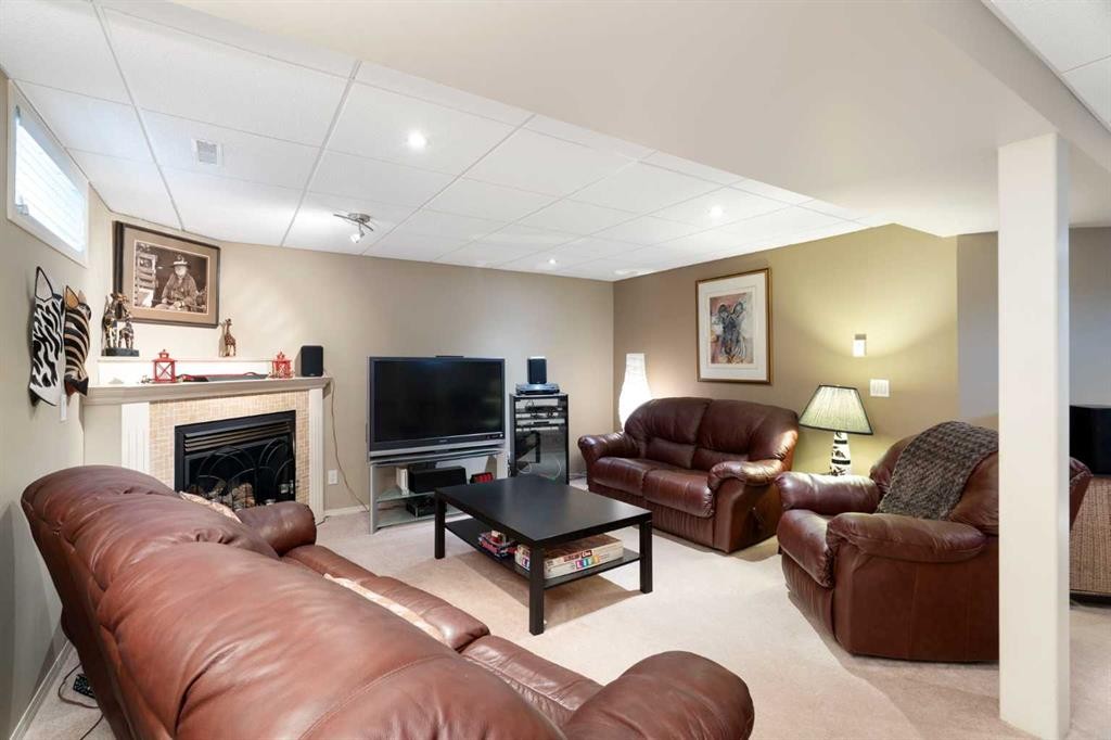 212 Whiteview Bay Ne, Calgary, AB
