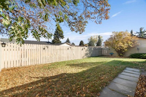 212 Whiteview Bay Ne, Calgary, AB 