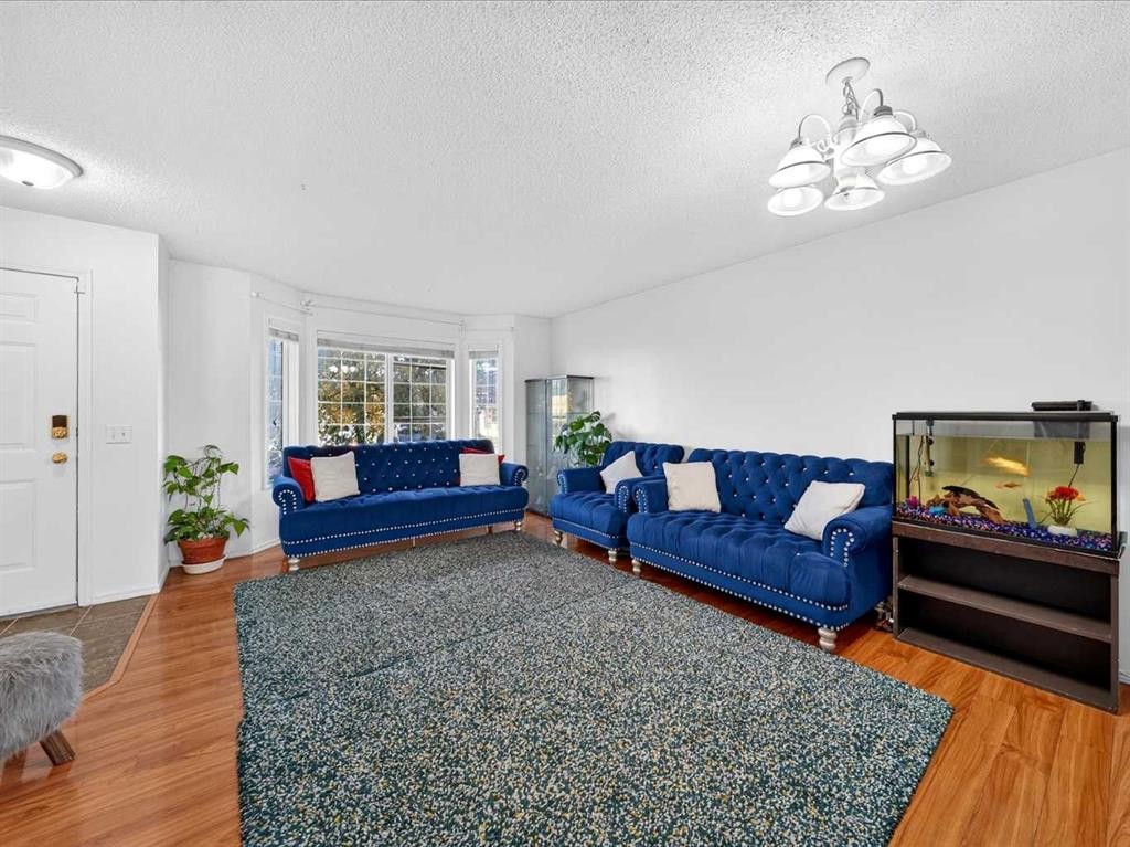 421 Martindale Drive Ne, Calgary, AB