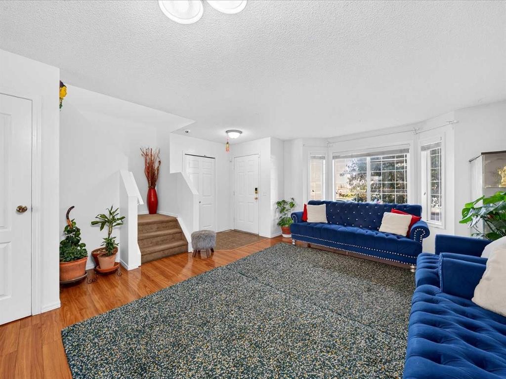 421 Martindale Drive Ne, Calgary, AB