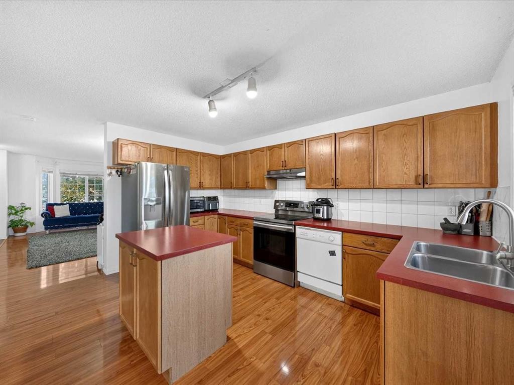 421 Martindale Drive Ne, Calgary, AB