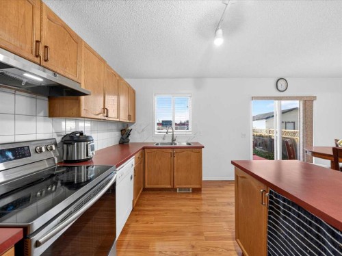 421 Martindale Drive Ne, Calgary, AB 