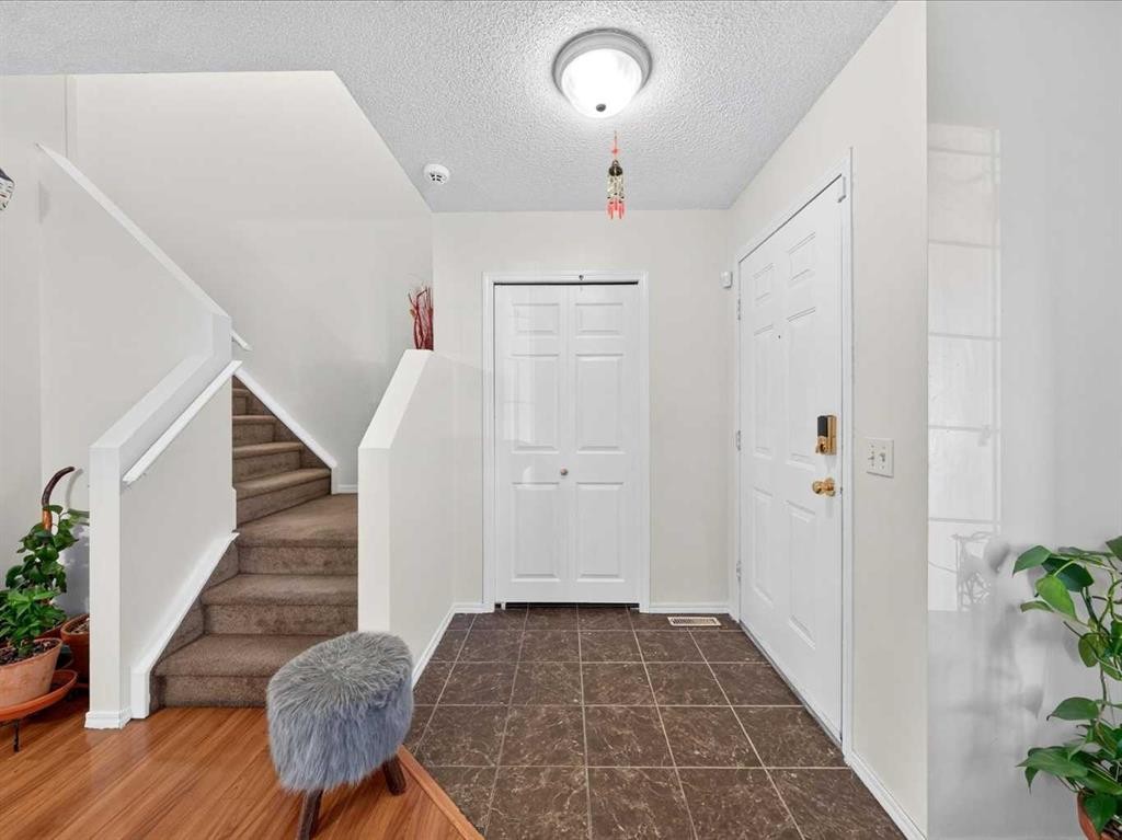 421 Martindale Drive Ne, Calgary, AB