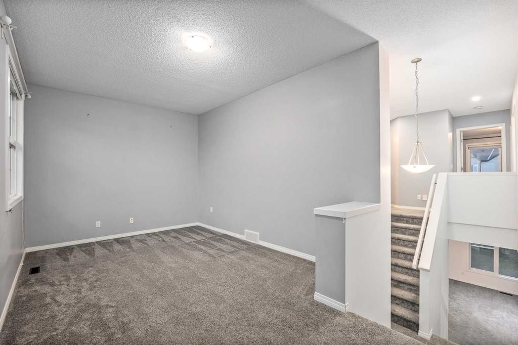 5 Copperpond Link Se, Calgary, AB