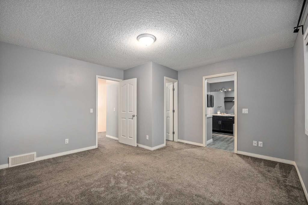 5 Copperpond Link Se, Calgary, AB