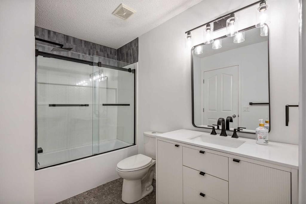 5 Copperpond Link Se, Calgary, AB