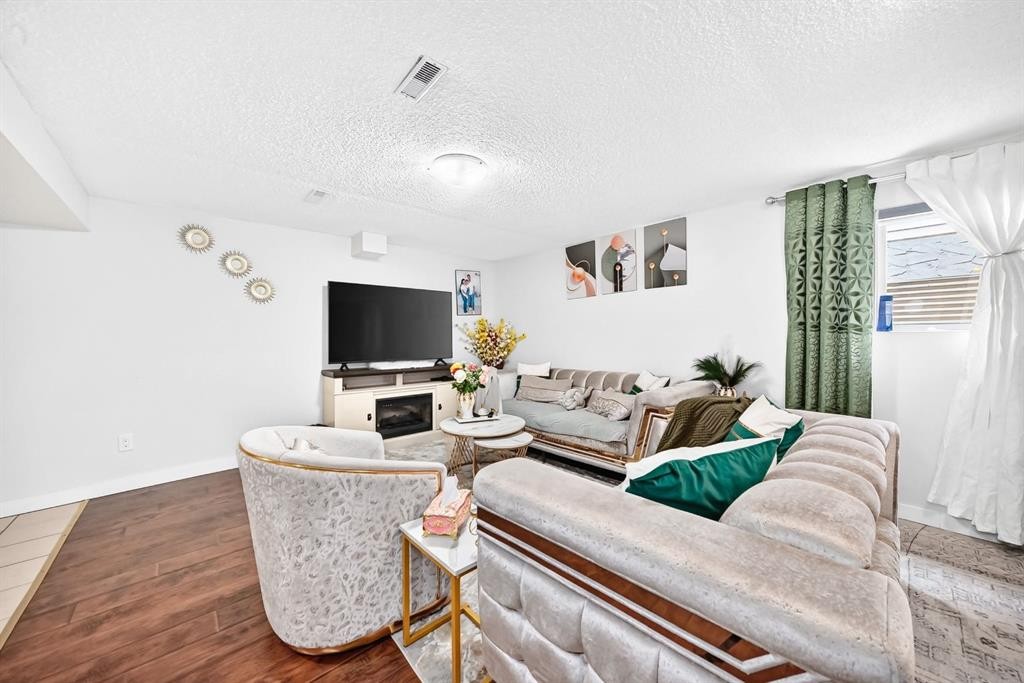 135 Whiteview Close Ne, Calgary, AB