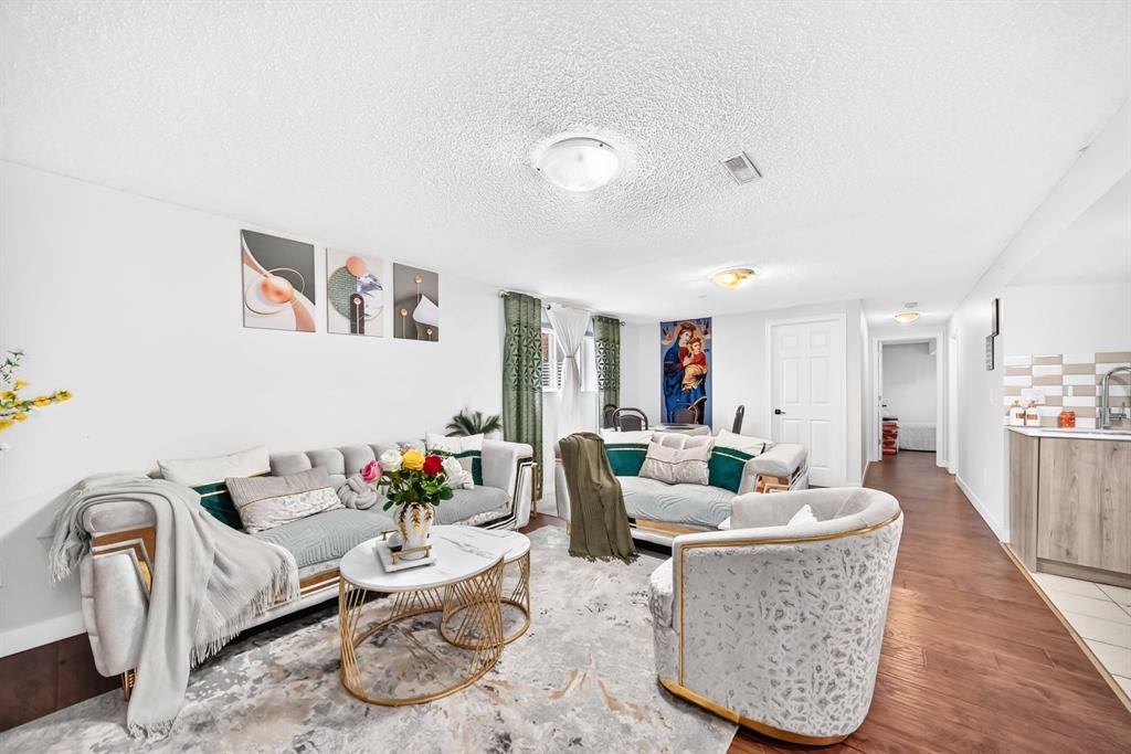 135 Whiteview Close Ne, Calgary, AB