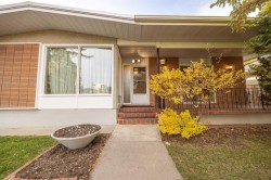 53 Kentish Drive SW Calgary, AB T2V 2L4