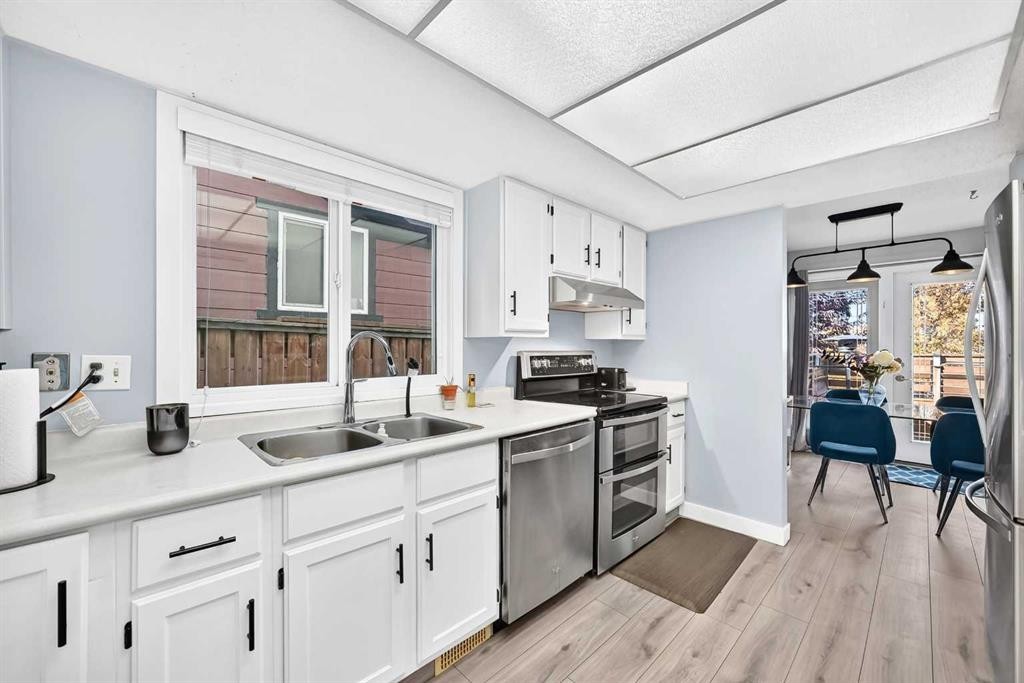 52 Cedargrove Road Sw, Calgary, AB