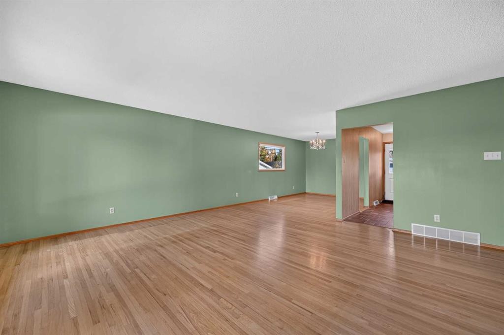 637 Willowburn Crescent Se, Calgary, AB