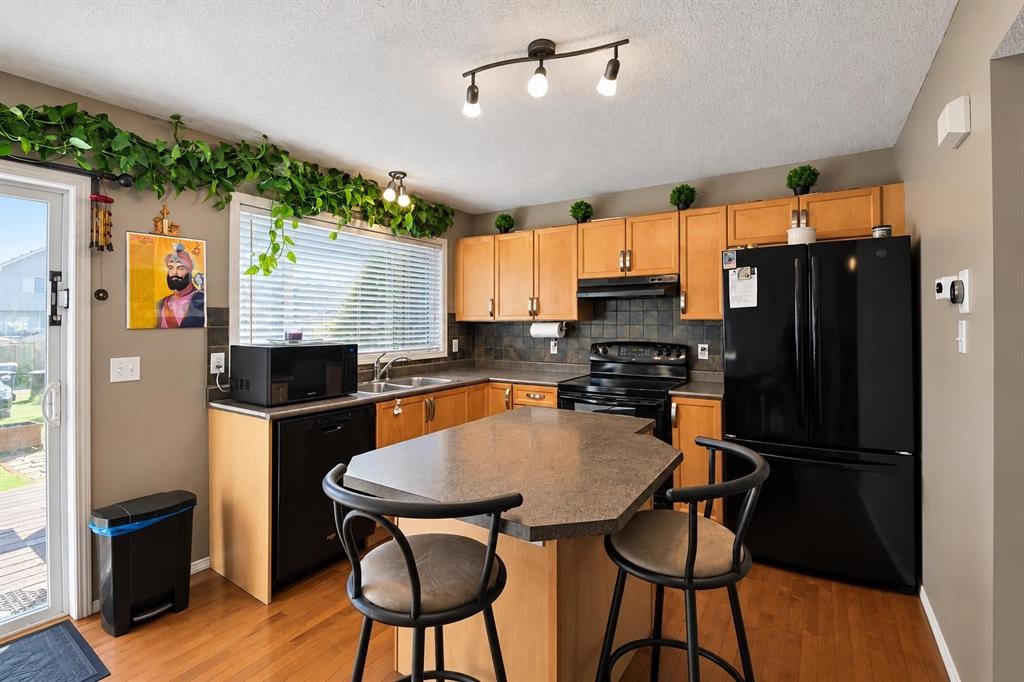 29 Elgin Mews Se, Calgary, AB