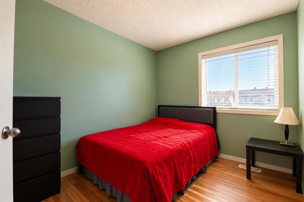 29 Elgin Mews Se, Calgary, AB