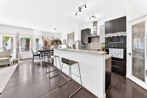 25 Discovery Ridge Hill Sw, Calgary, AB 
