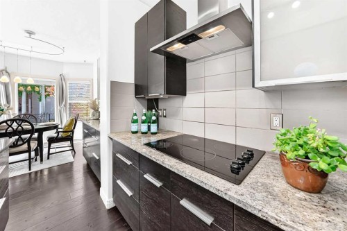 25 Discovery Ridge Hill Sw, Calgary, AB 