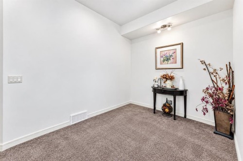 25 Discovery Ridge Hill Sw, Calgary, AB 