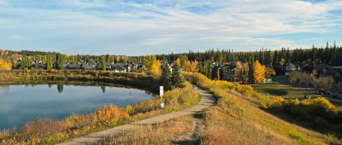 25 Discovery Ridge Hill Sw, Calgary, AB 