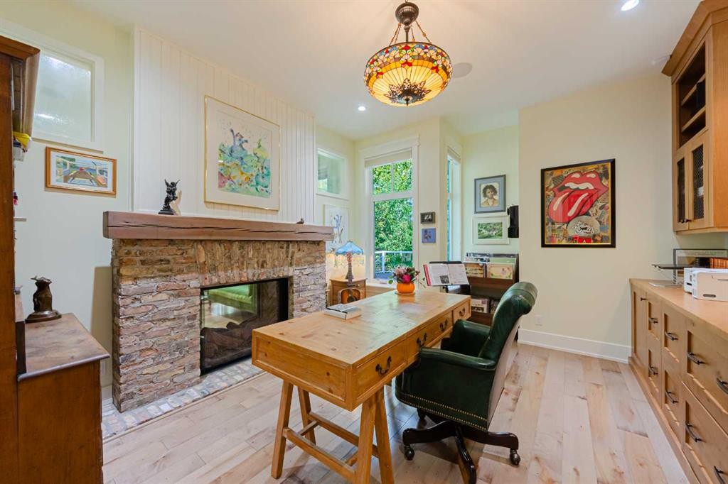 5960 Bow Crescent Nw, Calgary, AB