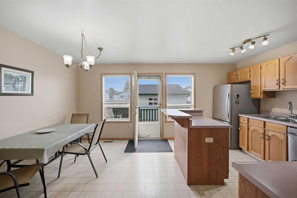37 Appleside Close Se, Calgary, AB