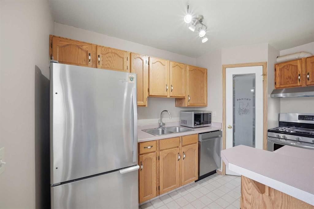 37 Appleside Close Se, Calgary, AB