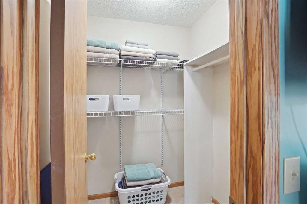 37 Appleside Close Se, Calgary, AB
