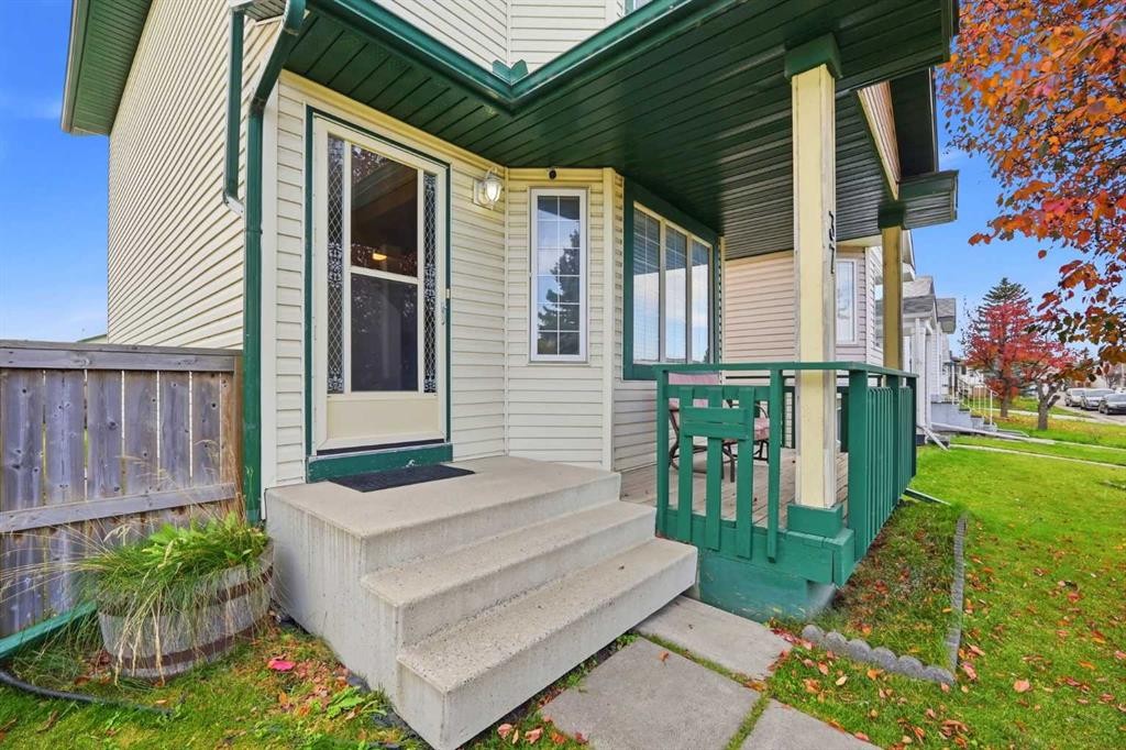 37 Appleside Close Se, Calgary, AB