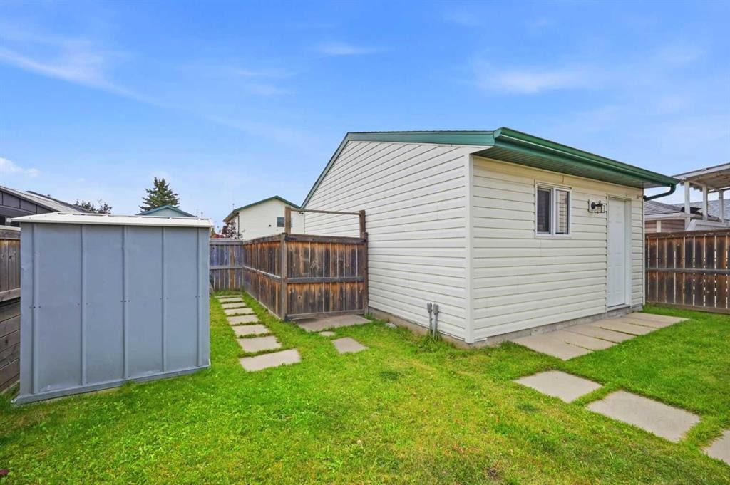 37 Appleside Close Se, Calgary, AB