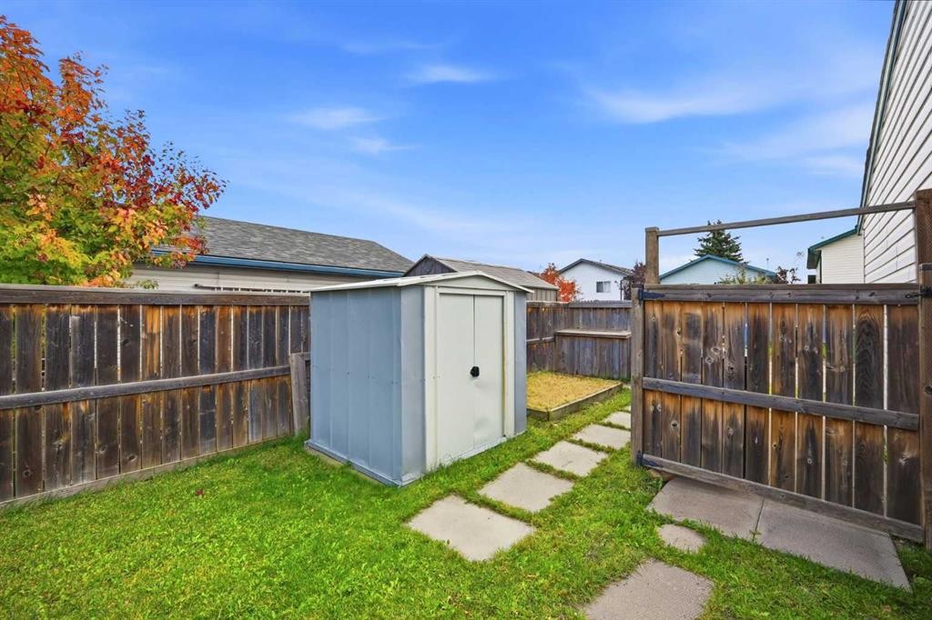37 Appleside Close Se, Calgary, AB