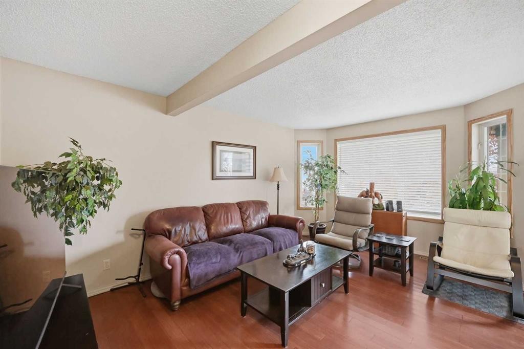 37 Appleside Close Se, Calgary, AB