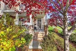 6 Prestwick Estate Gate SE Calgary, AB T2Z 4B6