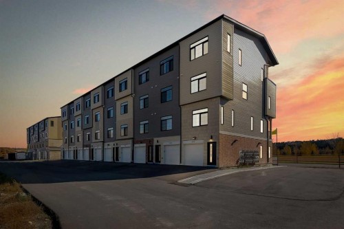 111-156 Park Street  Cochrane, AB T4C 3H3