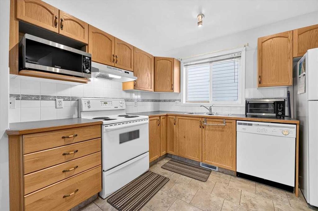 26 Saddlemead Way Ne, Calgary, AB