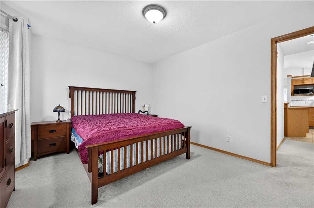 26 Saddlemead Way Ne, Calgary, AB