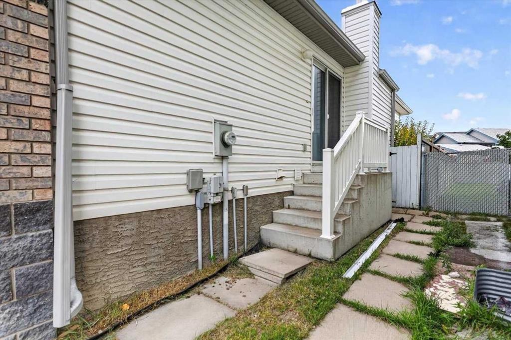 26 Saddlemead Way Ne, Calgary, AB