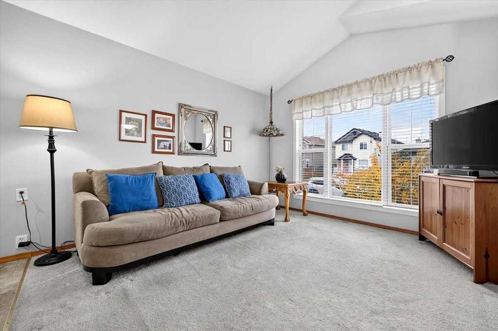 26 Saddlemead Way Ne, Calgary, AB