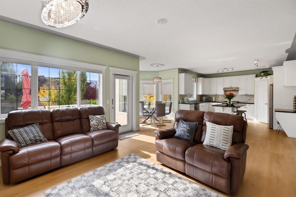 63 West Cedar Rise Sw, Calgary, AB