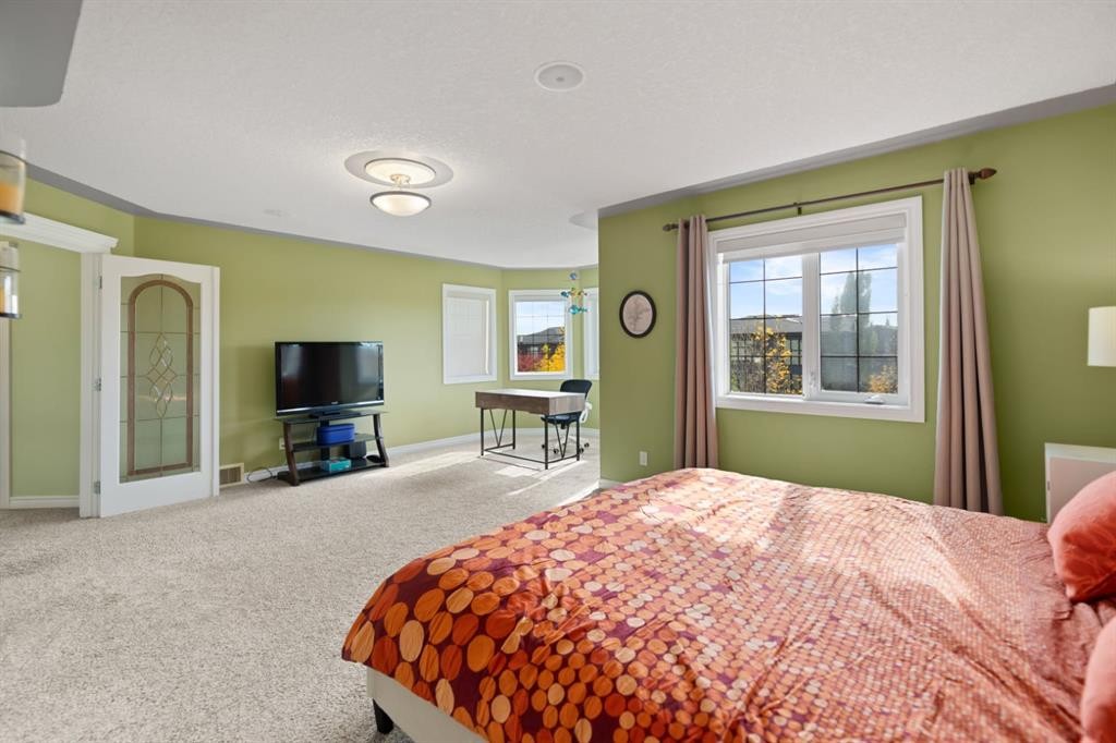 63 West Cedar Rise Sw, Calgary, AB