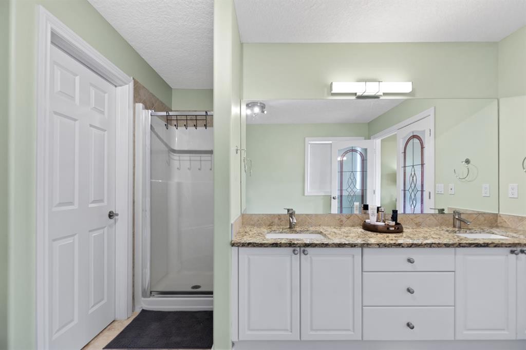 63 West Cedar Rise Sw, Calgary, AB