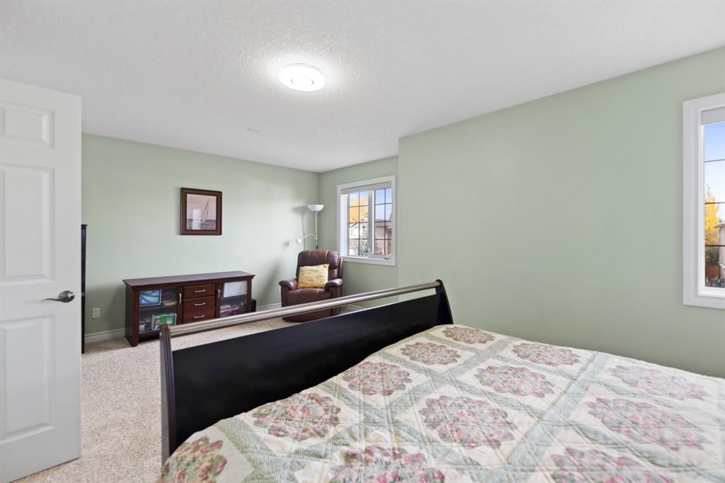 63 West Cedar Rise Sw, Calgary, AB