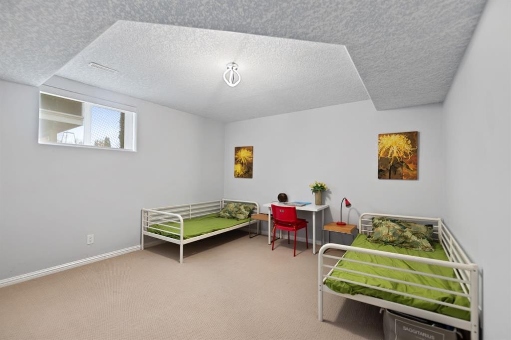 63 West Cedar Rise Sw, Calgary, AB