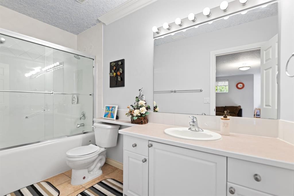 63 West Cedar Rise Sw, Calgary, AB