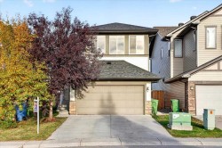 117 Panora Way NW Calgary, AB T3K 0R4