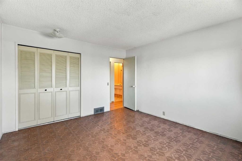 556 Lysander Drive Se, Calgary, AB