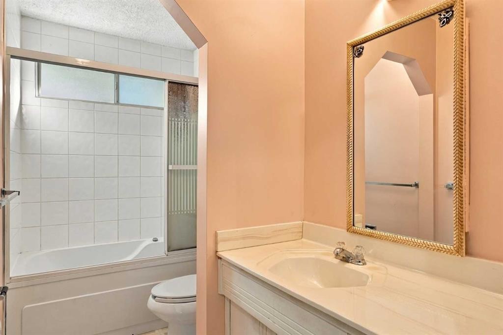 556 Lysander Drive Se, Calgary, AB